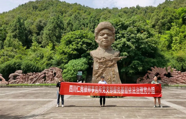 ���Ѹ����������_չ�tɫ���� ¦�ʸ�(j��ng)֧���hС�M�_չ�M�����(d��ng)